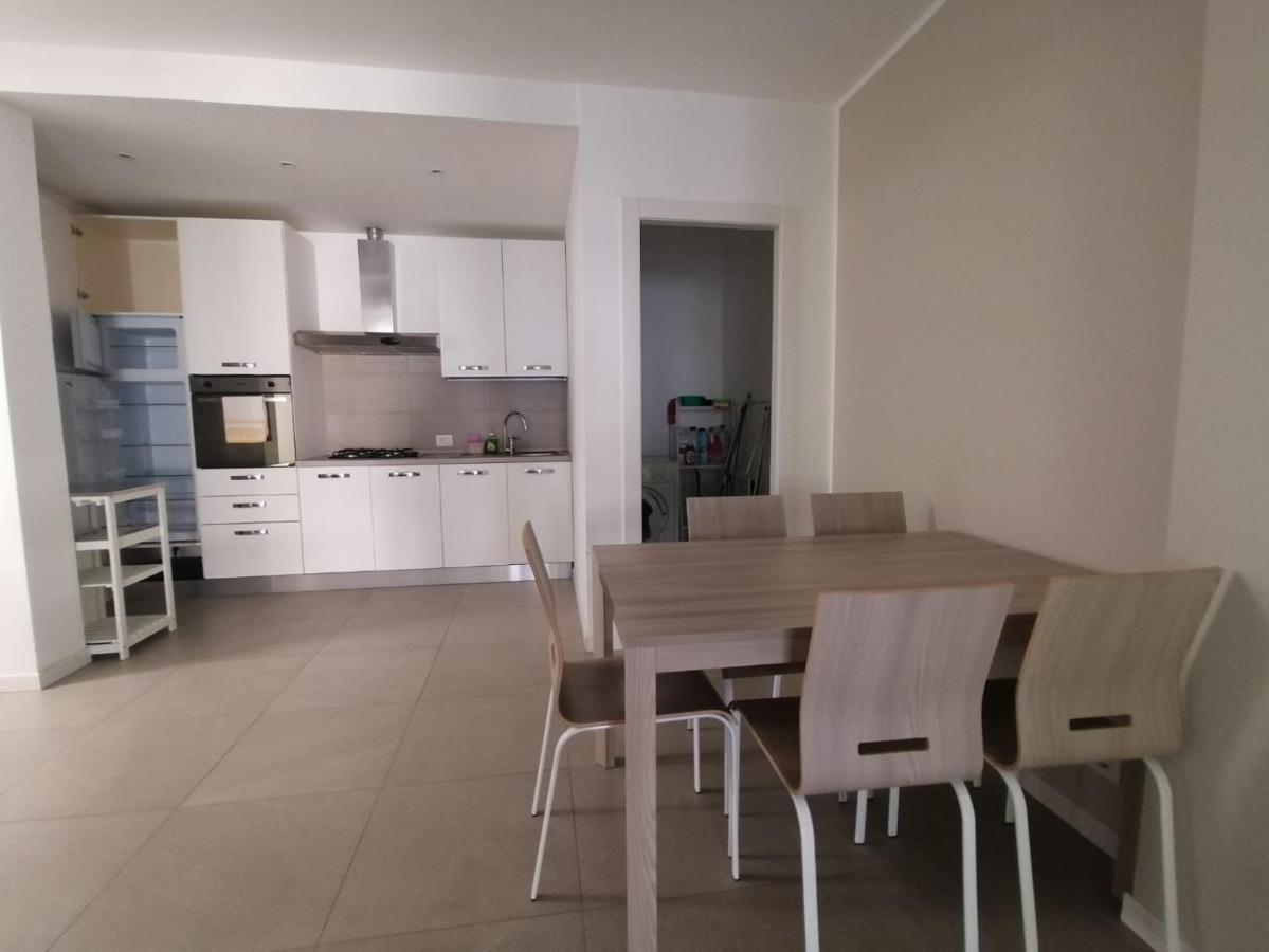 Lucky Apartment 2 Сирмионе Екстериор снимка