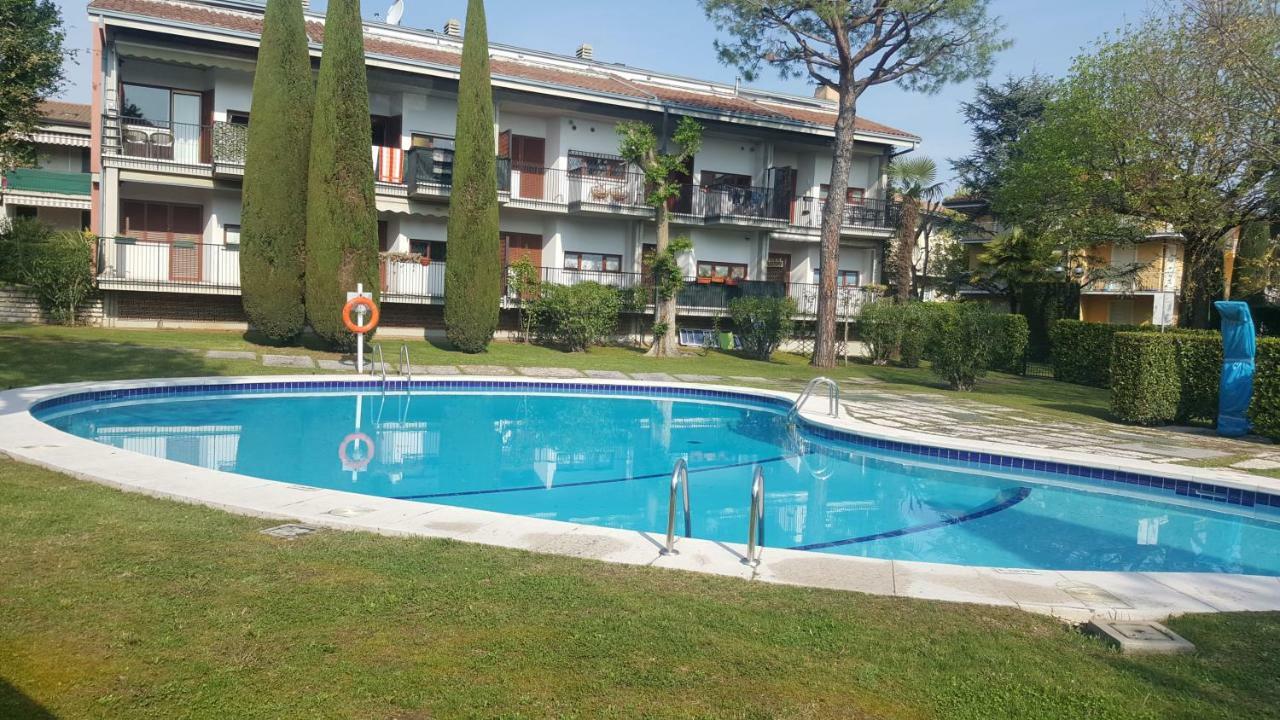 Lucky Apartment 2 Сирмионе Екстериор снимка